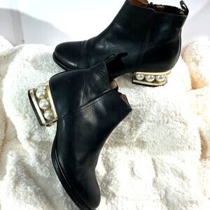 Womens Black Leather Ankle Booties Pearl Block Heel Side Zip Size 6